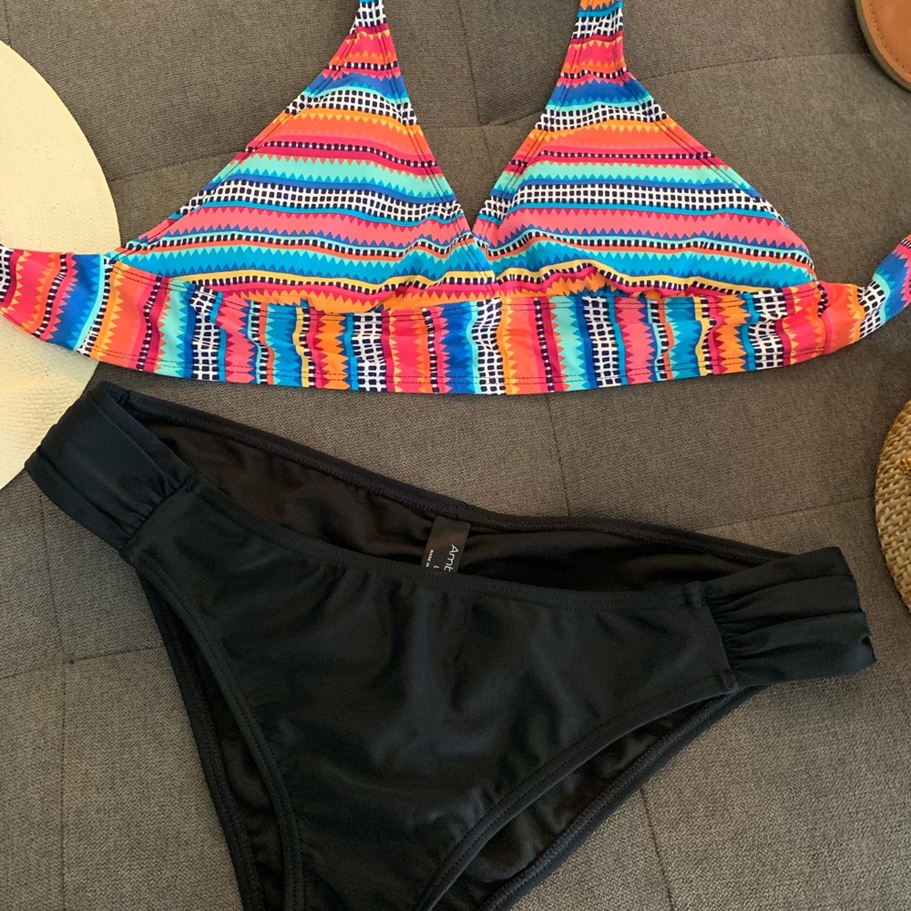 Bikini 👙 - Picture 2 of 4